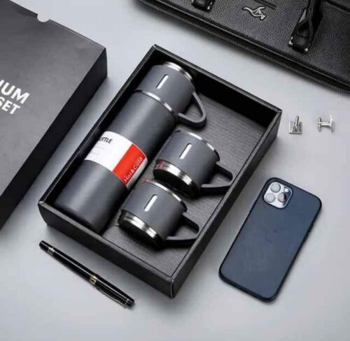 Flask with 2 cups